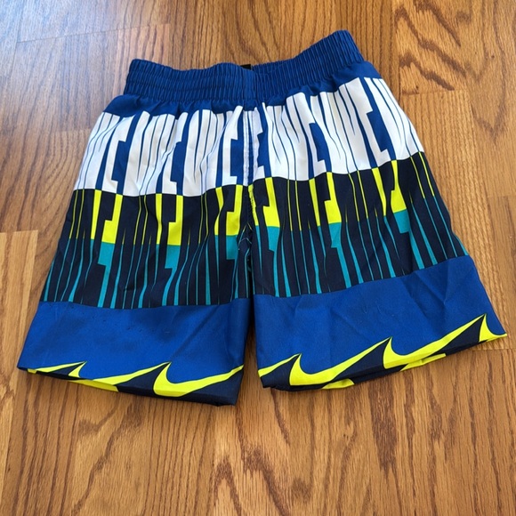 Boys Nike swim trunks - Picture 11 of 14